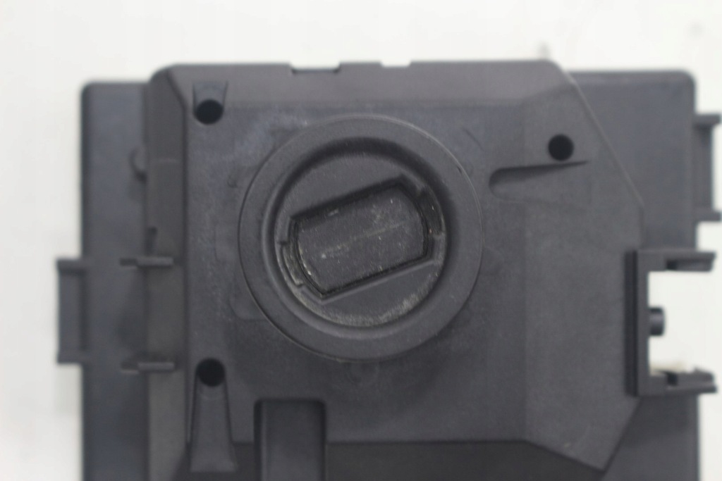 фото №8, Замок зажигания a2059006713 mercedes w205