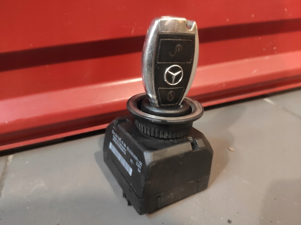 фото №1, Mercedes r-klasa w251 3.0cdi ml w164 gl x164 замок зажигания ключ a1649051600