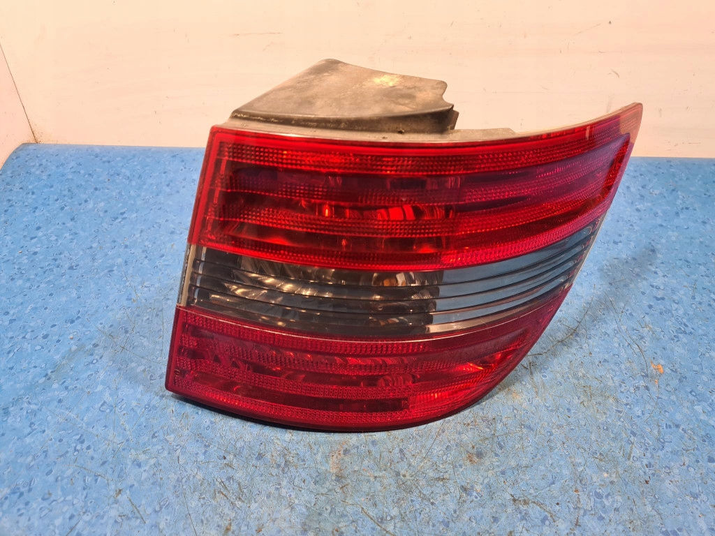 фото №1, Mercedes benz b 180 cdi w245 лампа задня права зовнішня