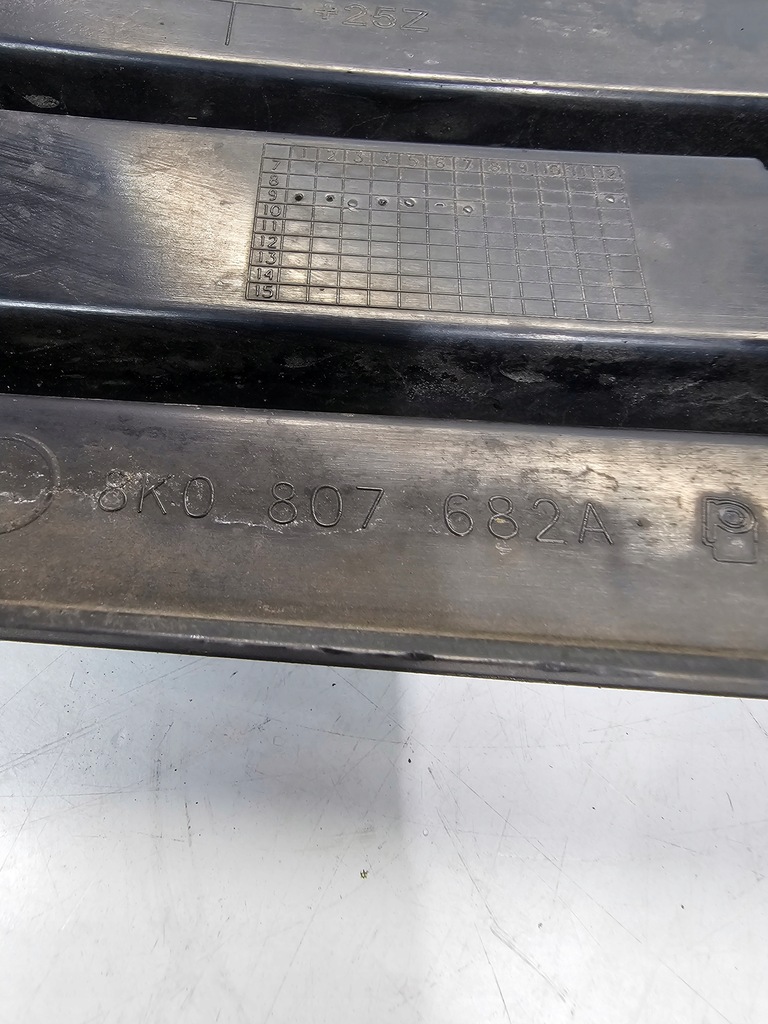 фото №9, Решётка решётка радиатора бампера правая audi a4 b8 8k0807682a