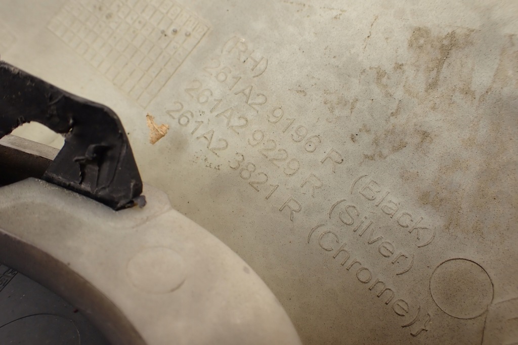 фото №9, Renault fluence lift 12- заглушка решётка бампера правая решётка радиатора 261a29196r