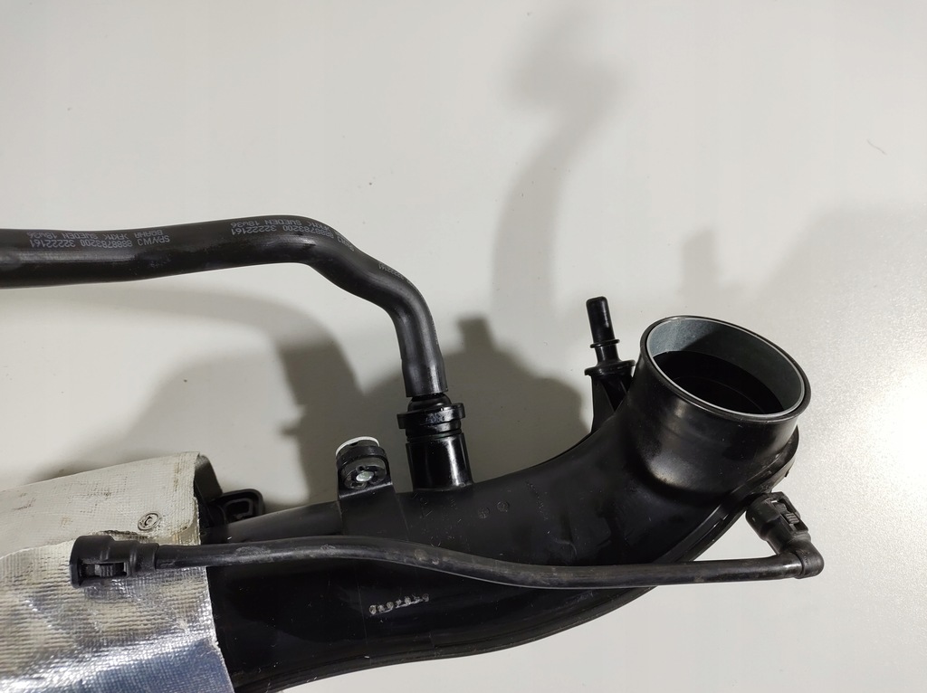 фото №8, Volvo v40 12r- труба шланг повітря 31370975