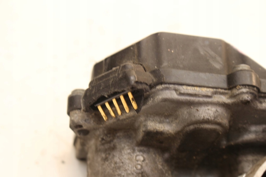 фото №4, Дросельна заслінка 03l128063t vw touran ii 2013r. 2.0 tdi