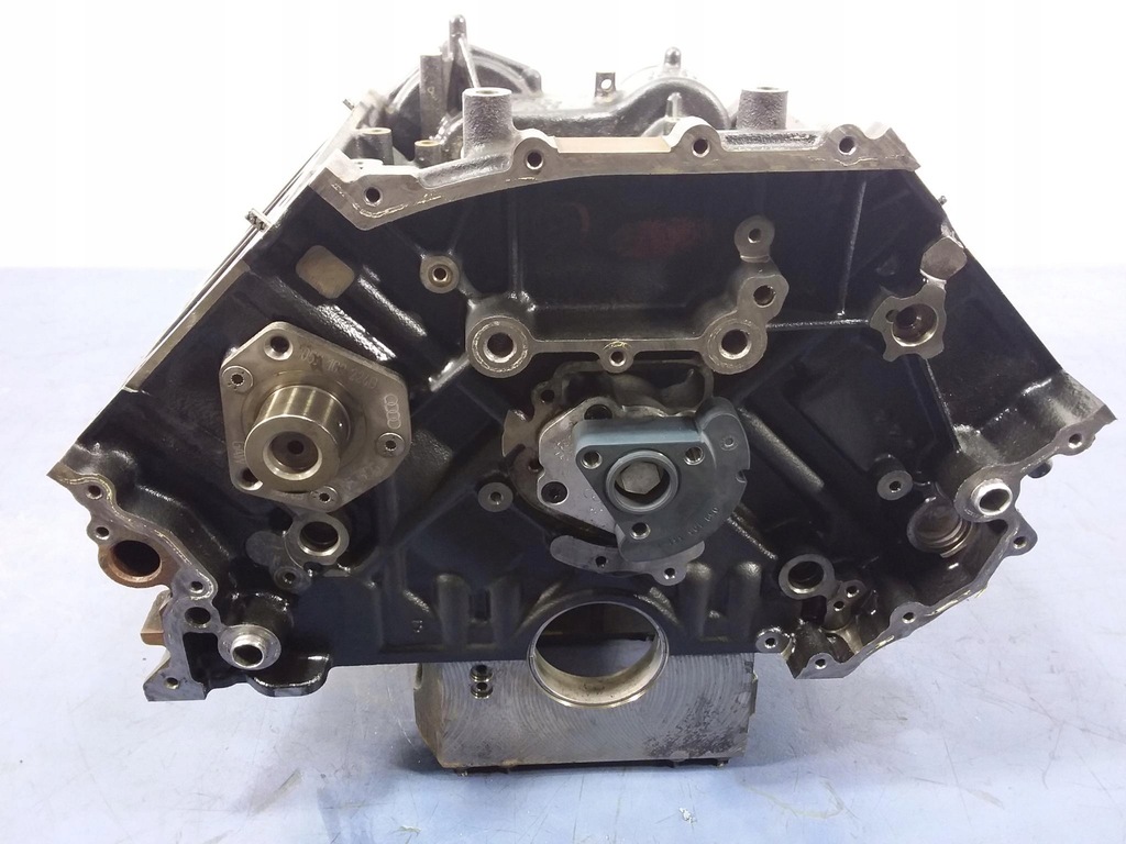 фото №8, A5 8t блок двигателя 3.0 tdi ccw 059105023f