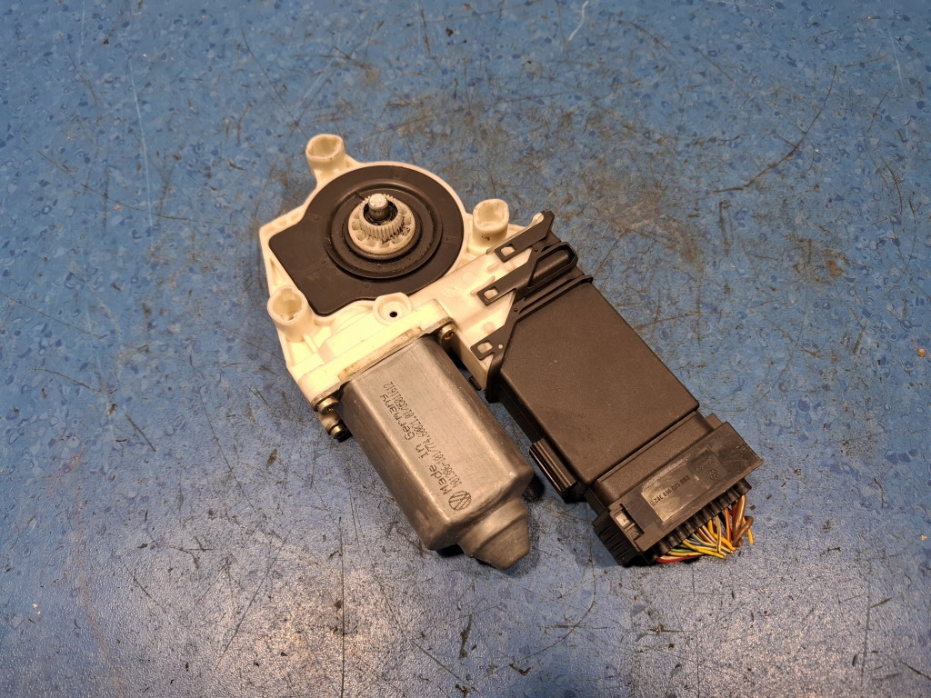 фото №9, Seat leon i моторчик стекло правый f005s00052