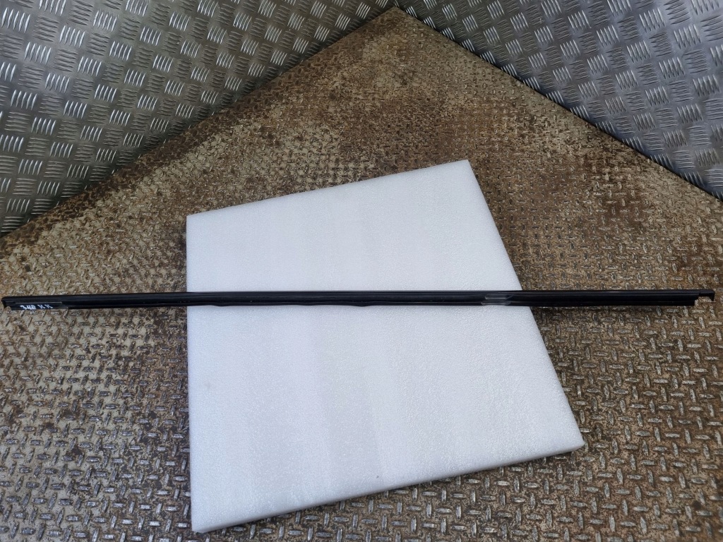 2022 mercedes-benz gls x167 молдинг стекло задний a1677307401 Доставка