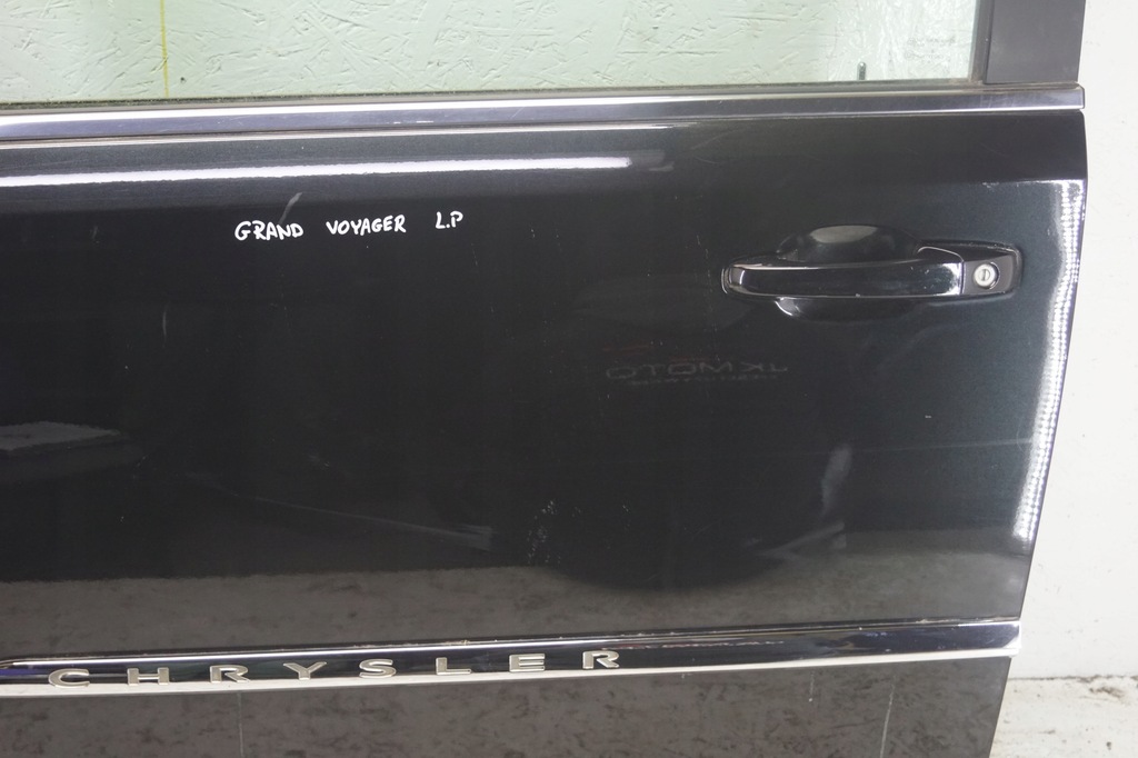 фото №6, Двері лівий перед chrysler grand voyager 08-