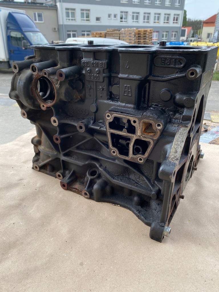 фото №8, Блок двигуна audi a3 vw caddy golf seat skoda 1.6 tdi