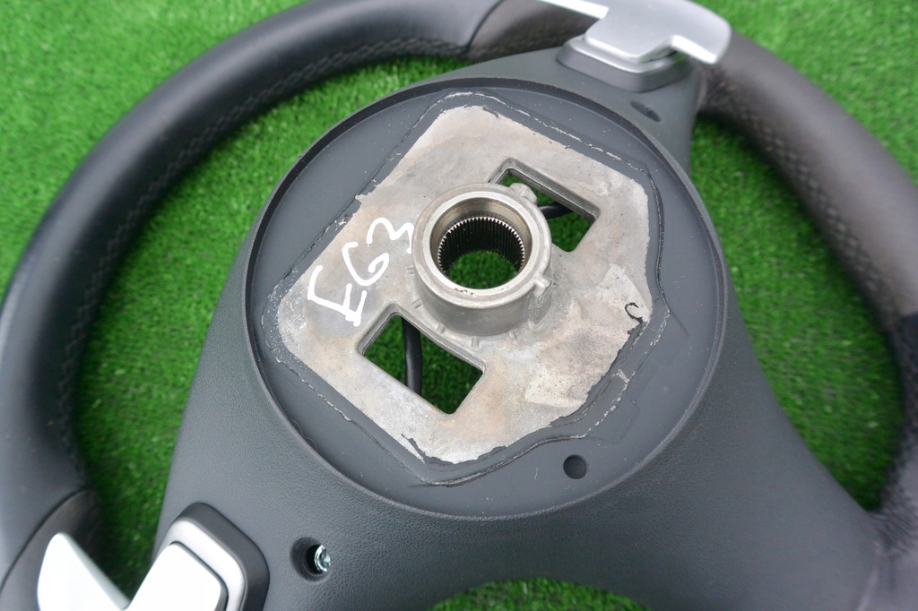 фото №14, Воздуховод alcantara лепестки переключения mercedes 6.3 amg w212