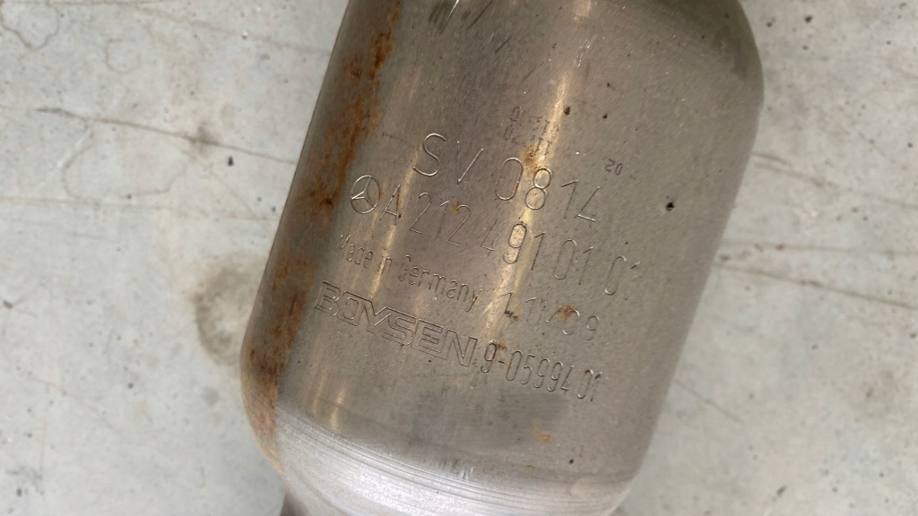 Каталізатор mercedes cls 500 w218 e 500 w212 4,7 2124908736 2124908536 в Україні