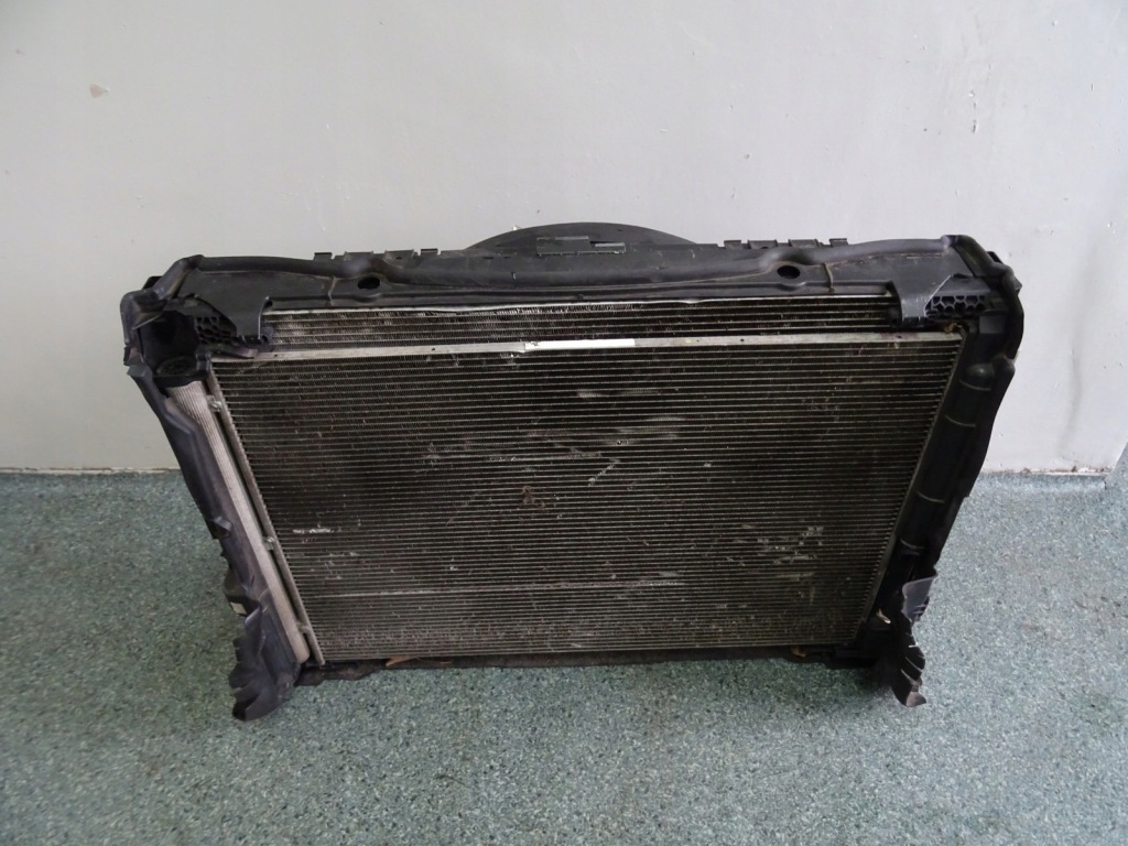 Mercedes glc 253 x253 c253 рестайлінг  ремінь передній радіатор комплект Доставка