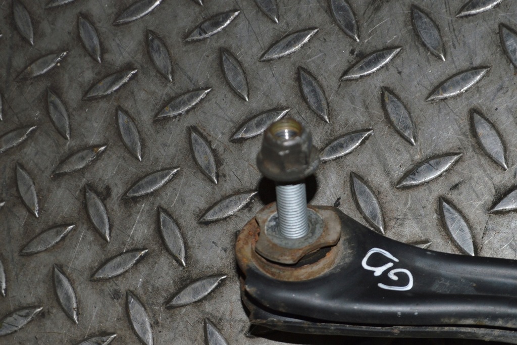 фото №3, Mercedes r172 slk250d 2016 rhd задний правый рычаг