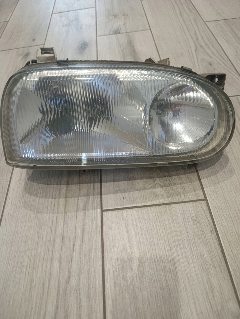 Купити Лампа правий перед volkswagen golf iii 13918000r