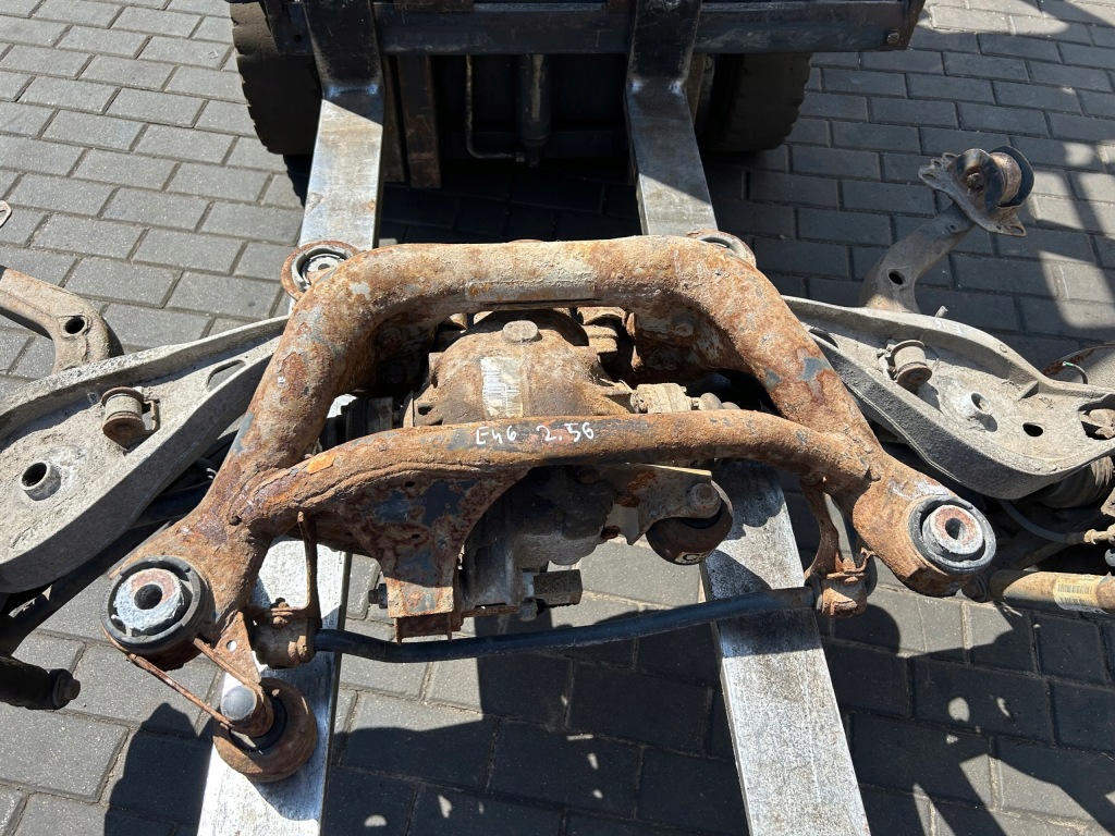 Підвіска задній підрамник задні міст диференціал bmw 3 e46 2:56 Зі Шроту