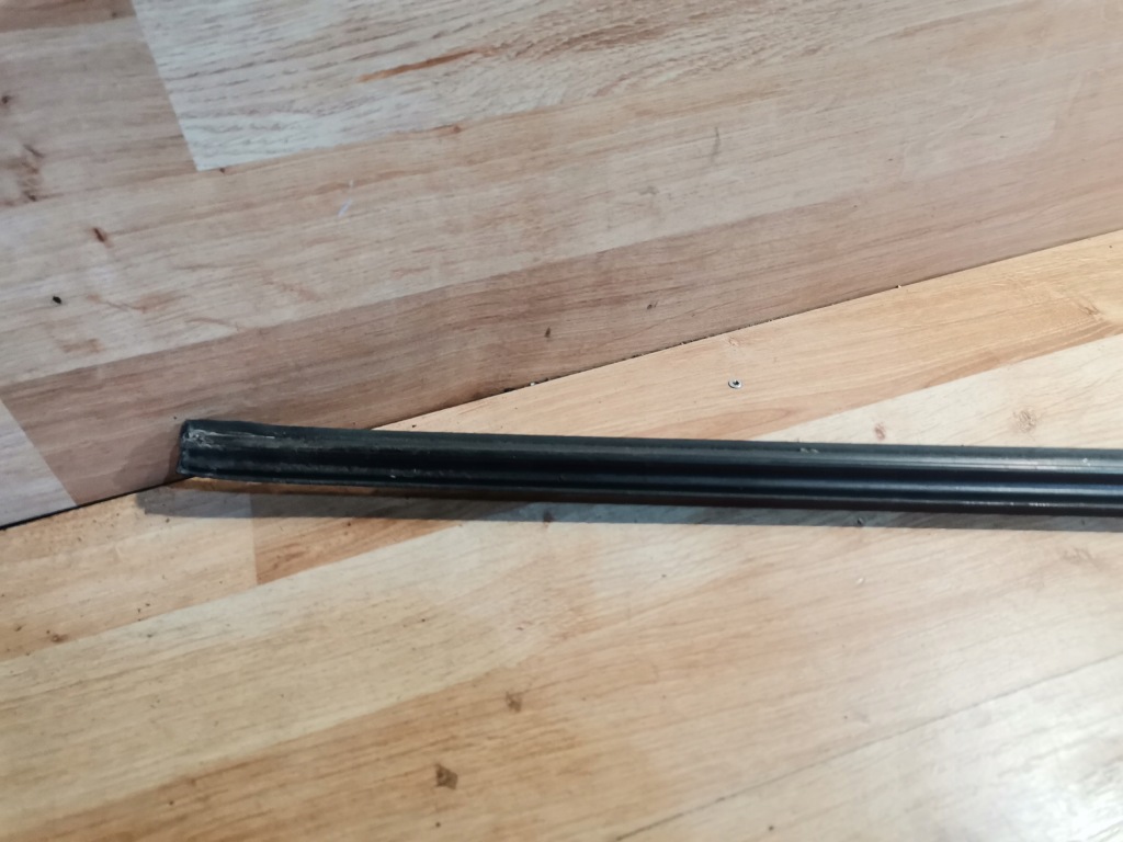 фото №3, Молдинг уплотнитель левый задняя renault laguna iii наружная