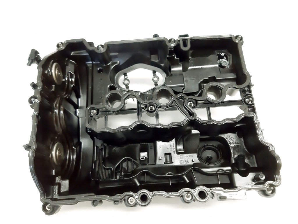 Кришка клапанів bmw f46 seria 2 1.5 turbo b38a15a 8631744 Зі Шроту