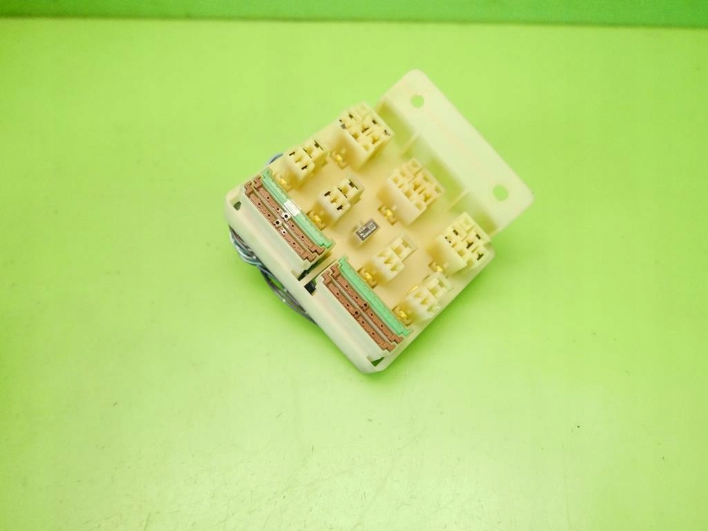 фото №5, Коробка реле mitsubishi carisma i 1.8 gdi