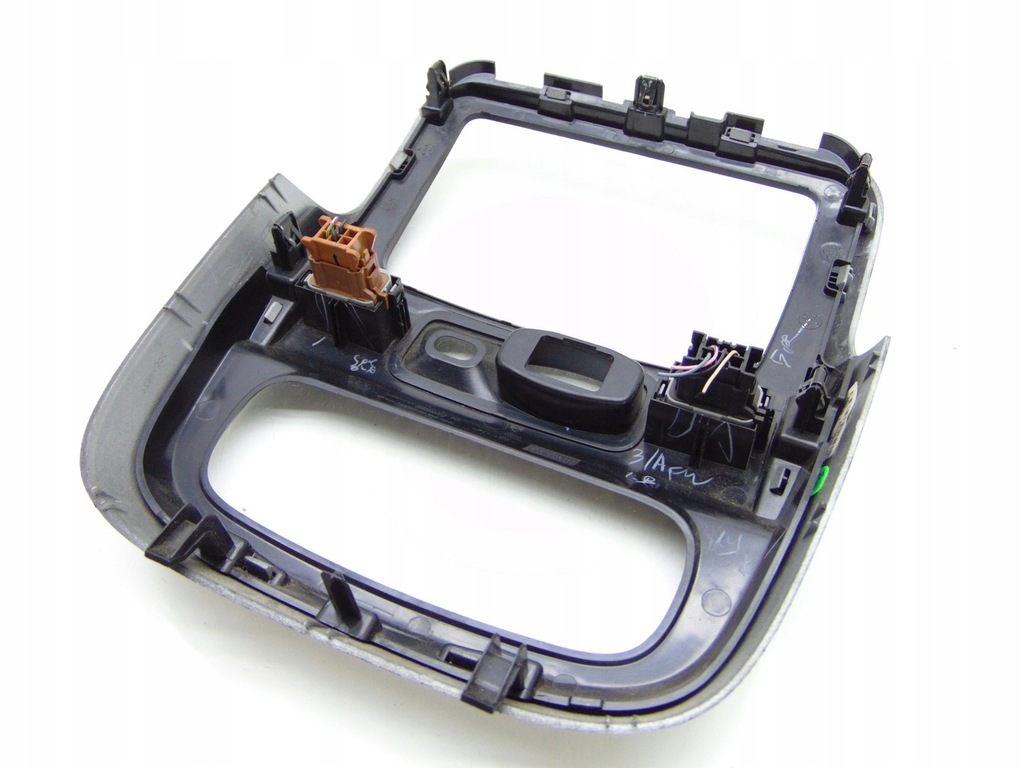 фото №6, Панель середній захист корпус радіо dacia duster