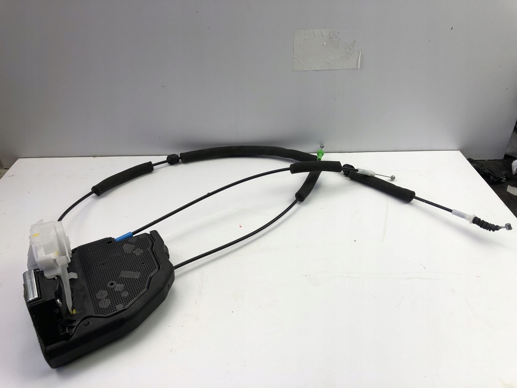 фото №1, Toyota c-hr замок дверь левый задняя