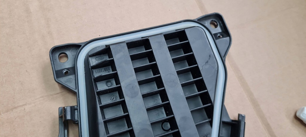 Q3 83a заглушка крышка фары левая левый перед full led matrix 83a941159 Доставка