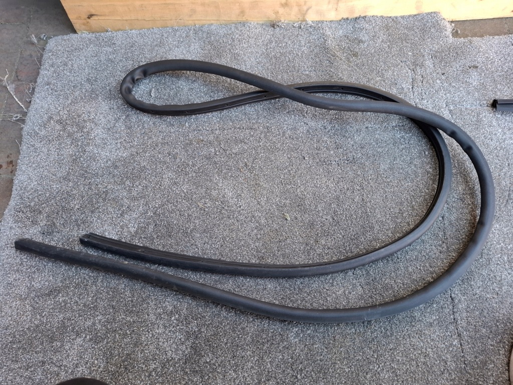 фото №1, Прокладка дверь правый задняя citroen c3 aircross 23r