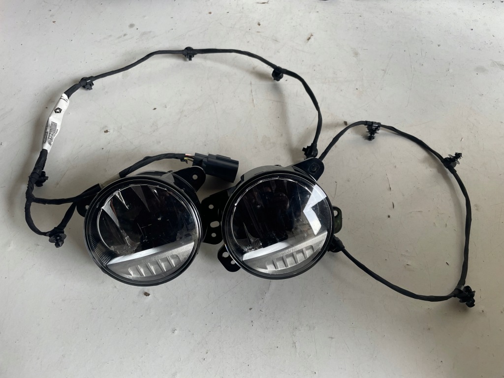 фото №1, Jeep wrangler gladiator противотуманная фара led p68307273ae комплект