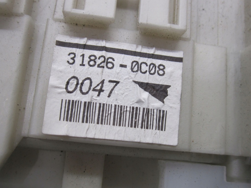Toyota avensis t27 3 10r коробка предохранителей 31826-0c08 82730-05150-b Недорого