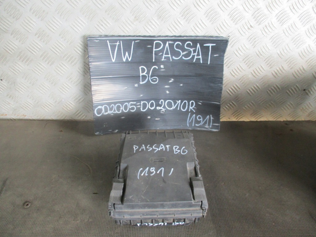 Купити Коробка запобіжників 3c0973125 vw passat b6 06-14 r.