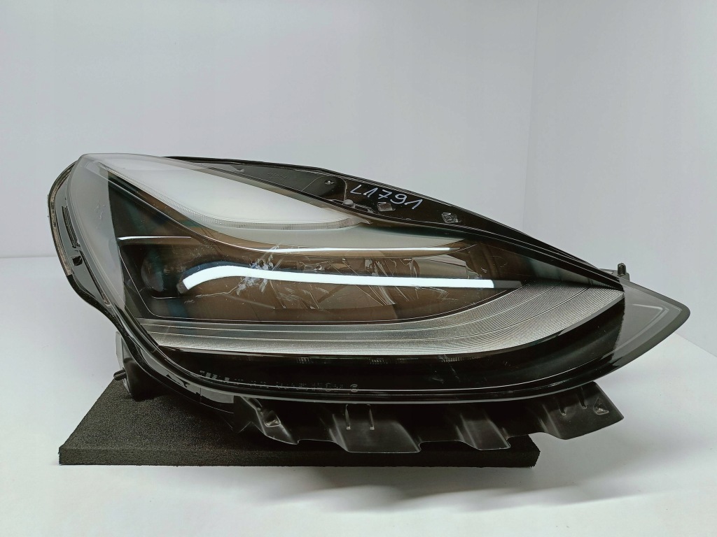 Купити Tesla model 3 рестайлінг  y 20- лампа права перед передня full led 1514953-20-e