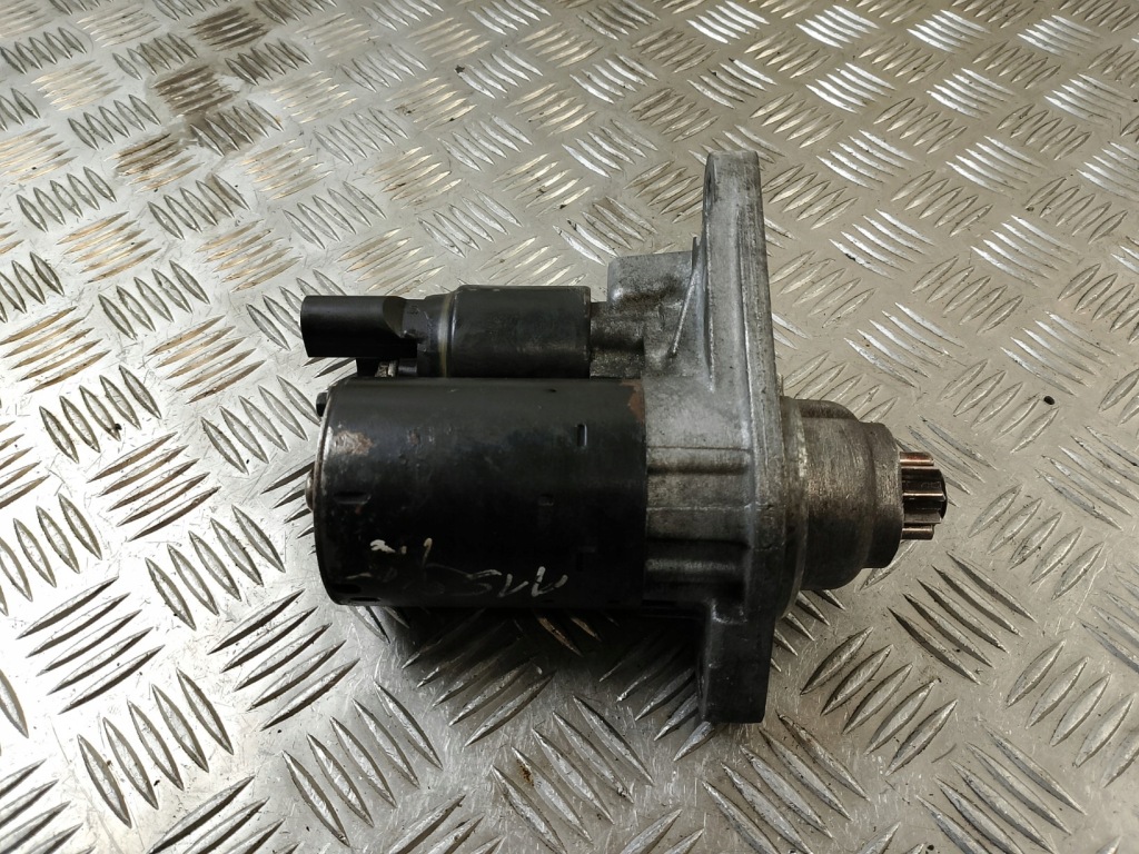 Стартер двигателя vw golf v 5 1.6 b bosch 1 005 831 281 Недорого