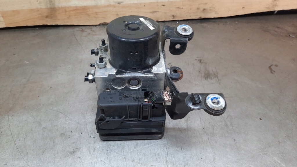 фото №1, Насос abs 31261142 volvo xc70 ii 2.4d5