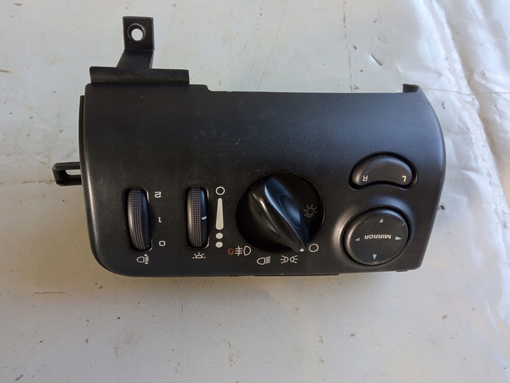 фото №3, Chrysler grand voyager iii 2.5 vm 1999 r. панель света