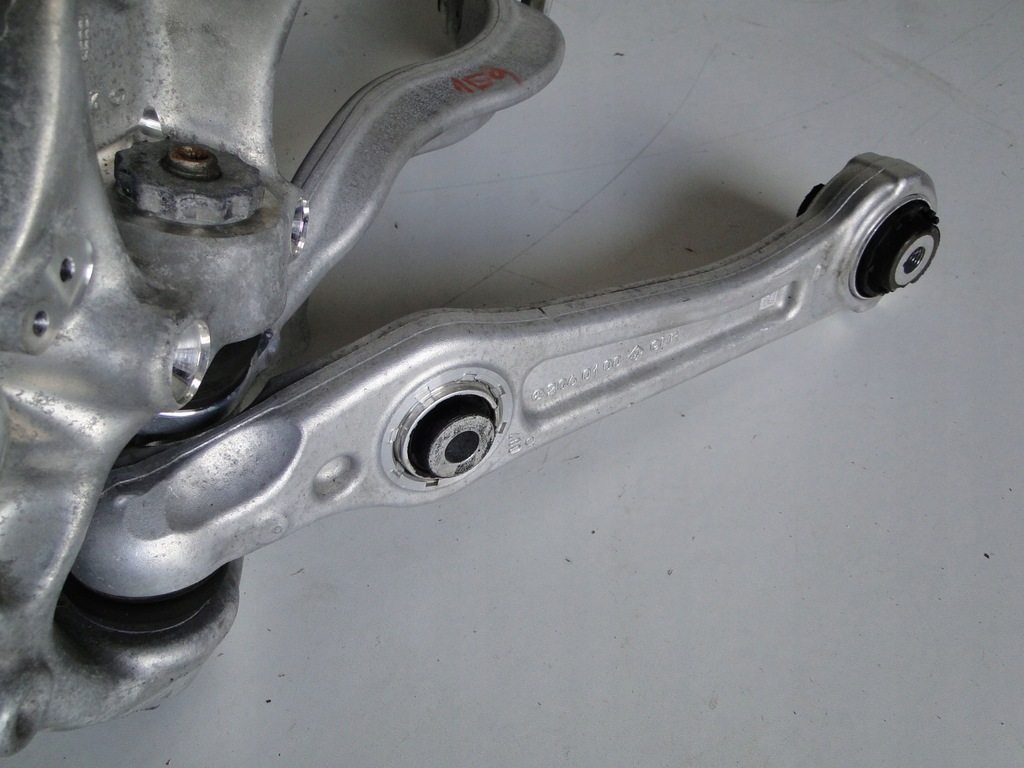 фото №10, Mercedes c klasa 206 w206 поворотный кулак лапа подвеска левая левая