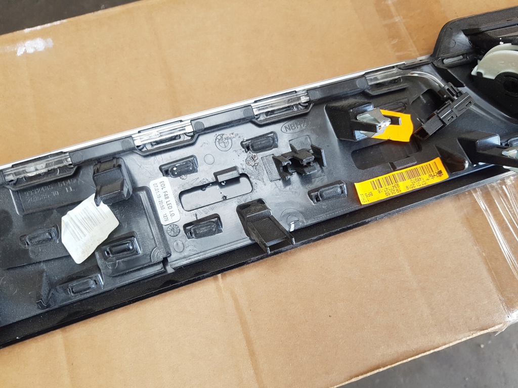 Bmw x1 f48 решітка обдув декоративна чорний блиск 9347747 Зі Шроту