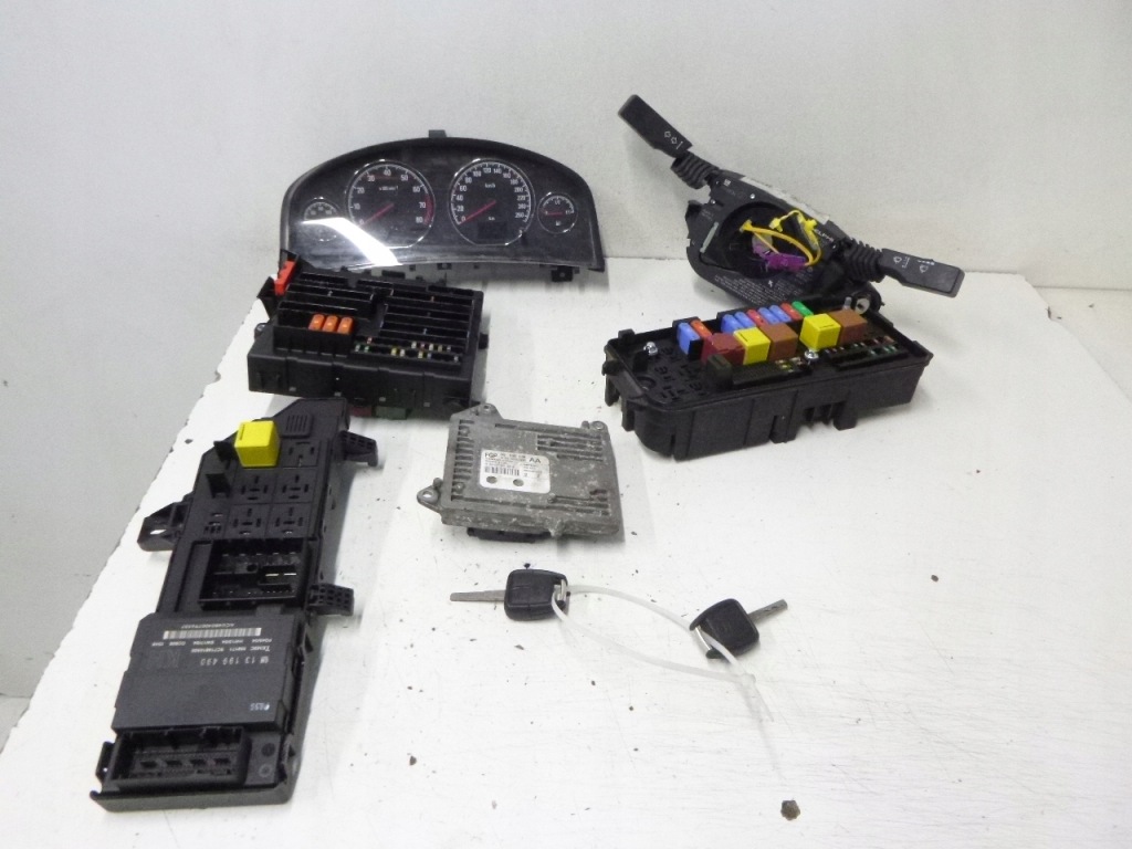 фото №1, Набор стартовый бортовой компьютер opel signum 2.2 05r.