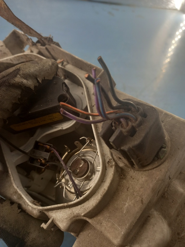 фото №9, Фара правый ford mondeo mk2 96-00r