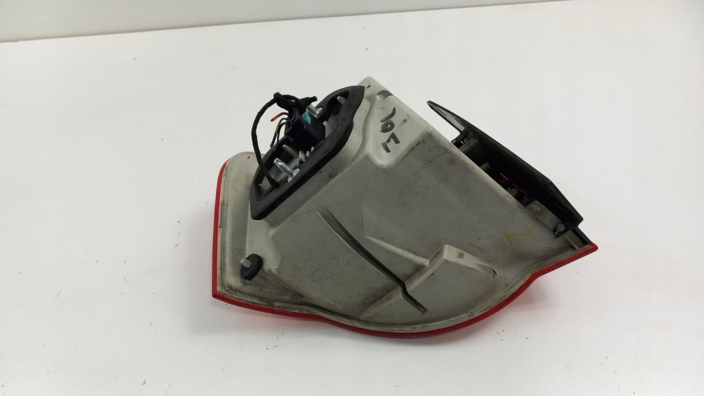 фото №4, Vw jetta v лампа задня права led