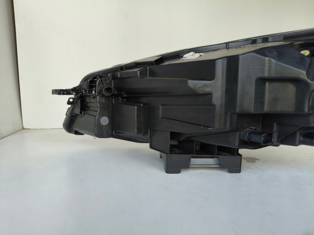 Фара правый  фара ford kuga mk3 19- full led Недорого