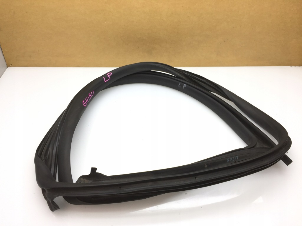 фото №1, Maserati ghibli iii прокладка кузовная ниша дверь левая перед