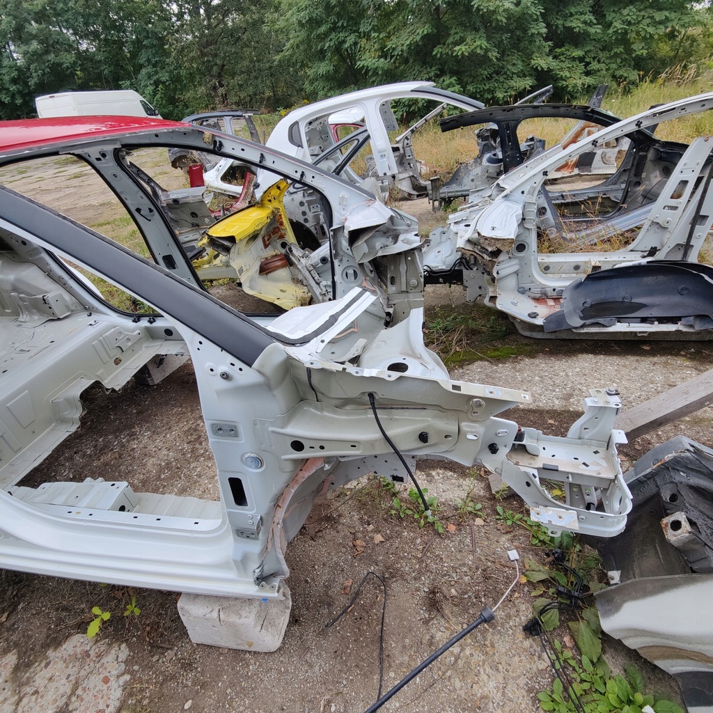 фото №1, Citroen c3 iii порог блок двигателя правый ewpb