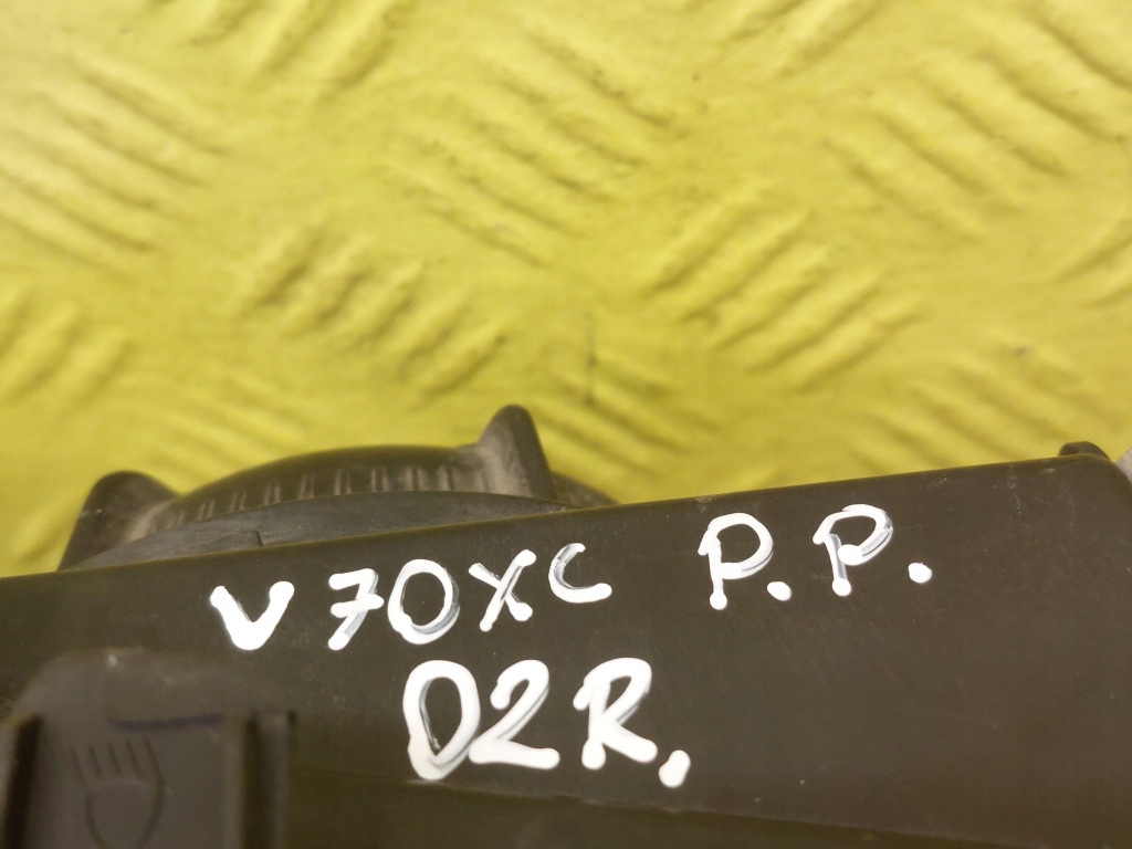 фото №12, Volvo xc70 лампа правый перед 89006871