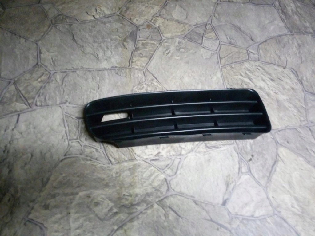 фото №1, Skoda octavia i 1 lift 01-10 решётка радиатора правая заглушка