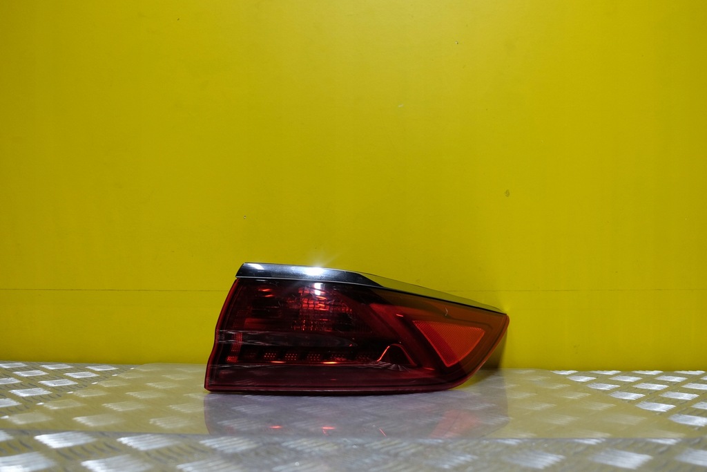 фото №1, Kia cadenza 2017-2019 лампа задня права led usa