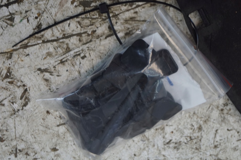 фото №13, Шумоізоляція капот + кліпси audi a6 c6