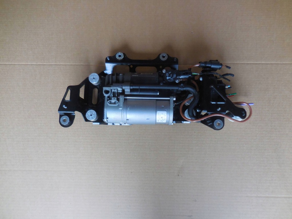 фото №1, Audi a8 d4 компрессор подвеска 4h0616005d