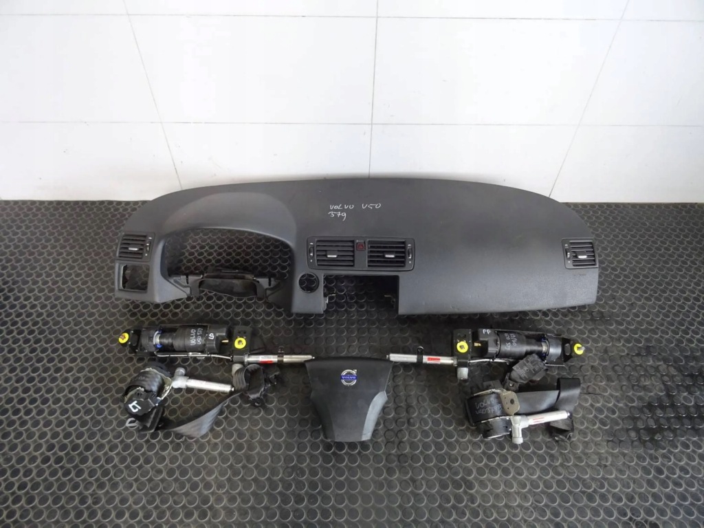 фото №1, Панель приладів приладова ремені подушка безпеки volvo v50 lift s40