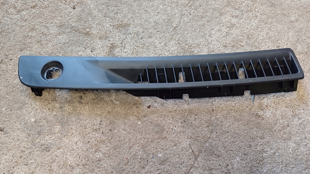 фото №1, Nissan pulsar защита панели консоли 687423zl0a