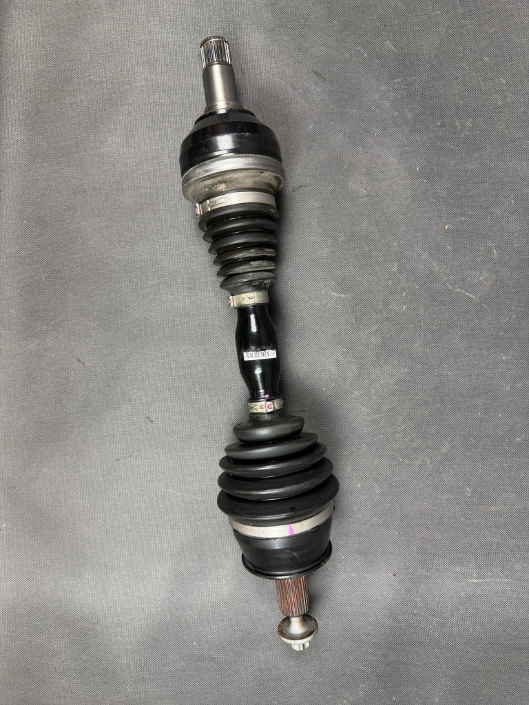 Купити Привідний вал передня mercedes klasa b cla w117 w246 45 amg a2463301801