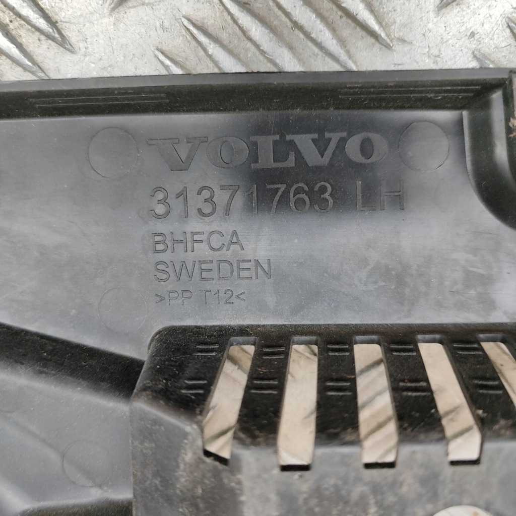 фото №6, Volvo xc90 2020 перед сторона левая молдинг / накладка na крыло передний