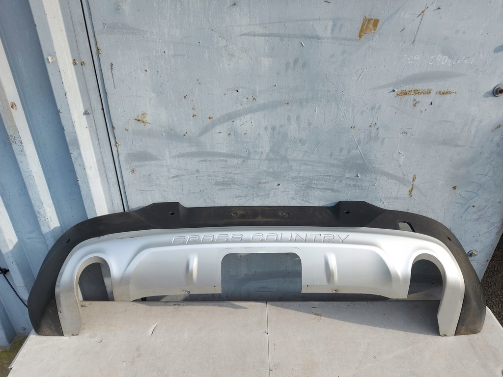 фото №1, Volvo xc40 12- спойлер дифузор накладка задня